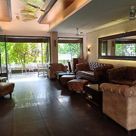 Hotel Chandralok Lonavala Exteriör bild