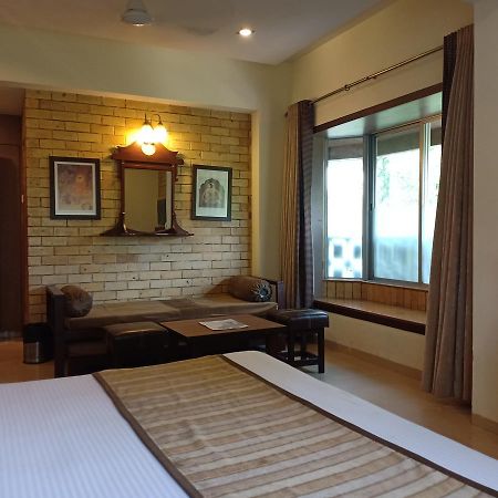 Hotel Chandralok Lonavala Exteriör bild