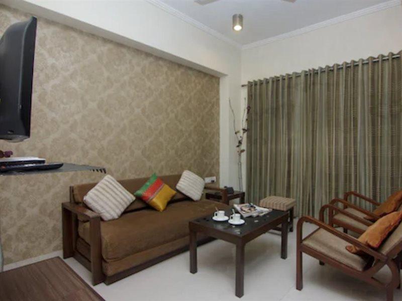 Hotel Chandralok Lonavala Exteriör bild