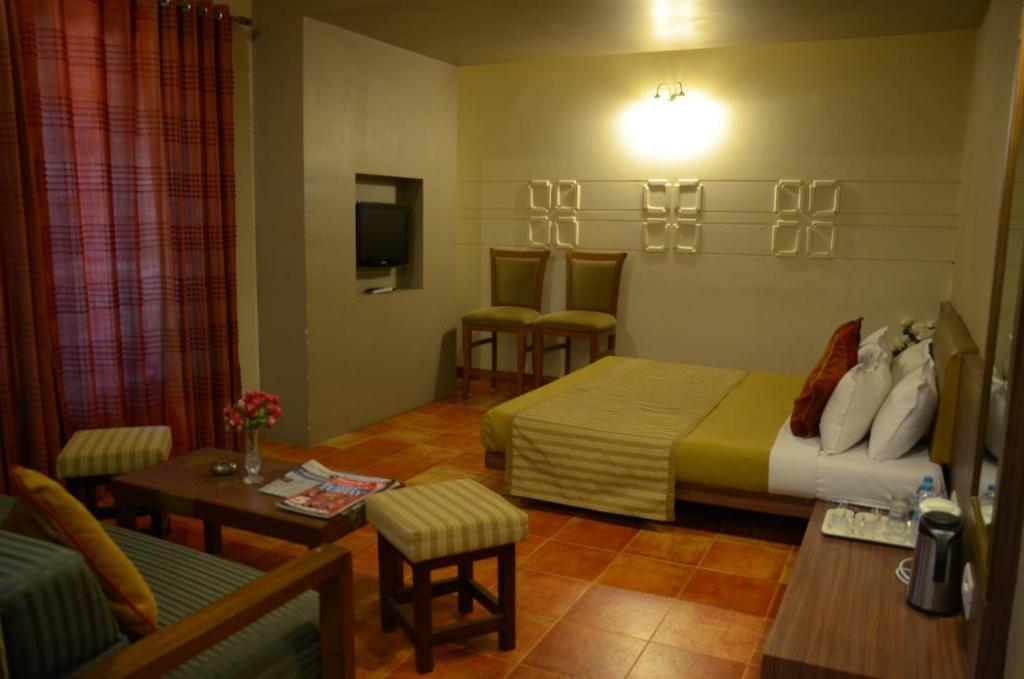Hotel Chandralok Lonavala Rum bild