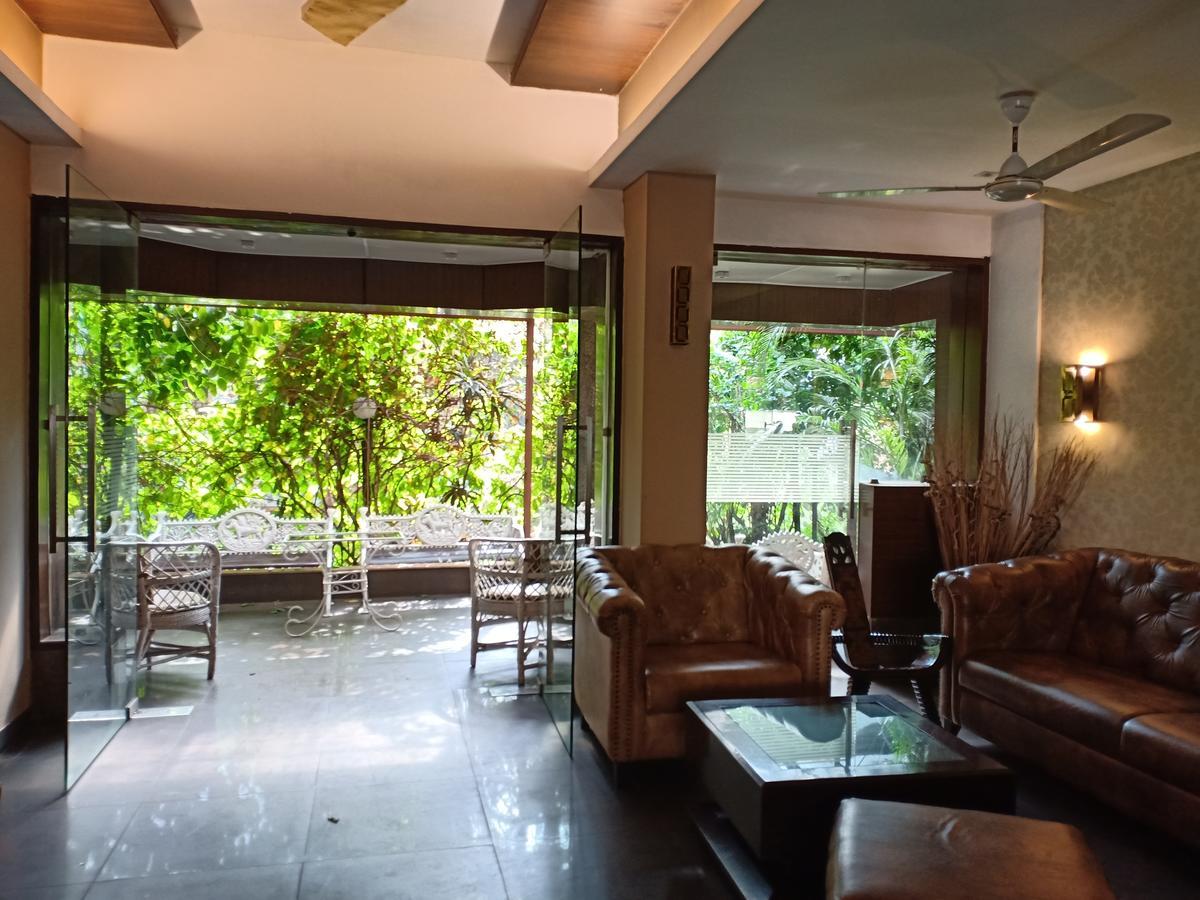 Hotel Chandralok Lonavala Exteriör bild
