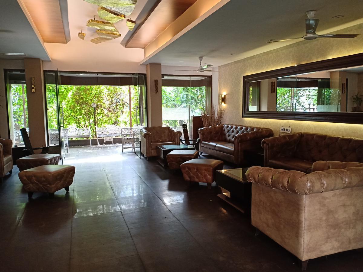 Hotel Chandralok Lonavala Exteriör bild