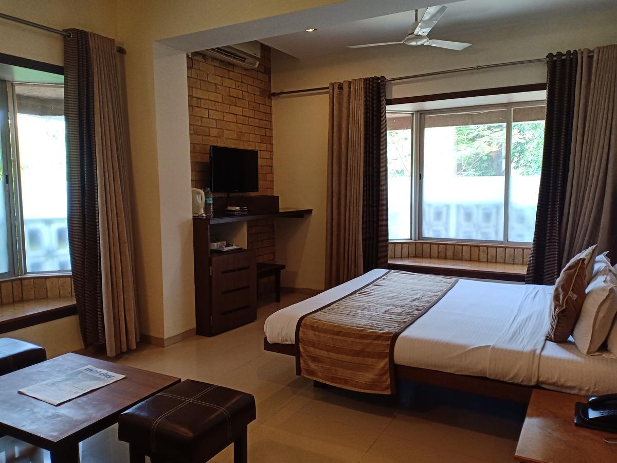 Hotel Chandralok Lonavala Exteriör bild