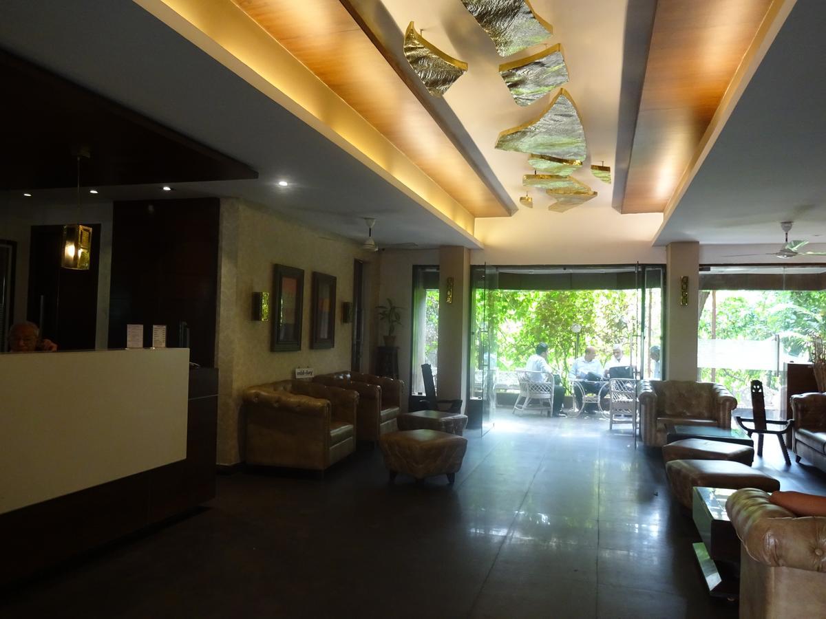 Hotel Chandralok Lonavala Exteriör bild
